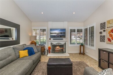 Living room with Fireplace