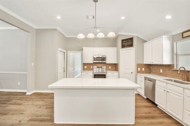 10997 Royal Cir, Cleveland, TX 77328 - photo 6