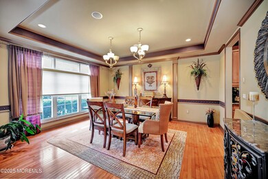 06-Dining Room