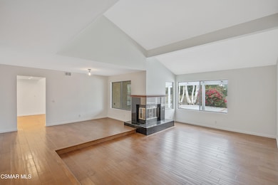 13893 Christian Barrett Dr, Moorpark, CA 93021 - photo 2