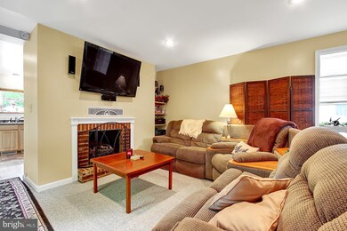 373 E Washington St, Chambersburg, PA 17201 - photo 5