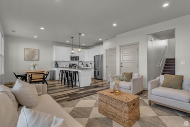 5829 W Lake Ave, South Jordan, UT 84009 - photo 3