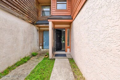 7640 Melissa Ct N, Jacksonville, FL 32210 - photo 2