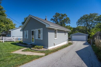 4513 SW 3rd St, Des Moines, IA 50315 - photo 2