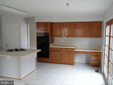 2814 Bixley Hill Ct, Woodbridge, VA 22191 - photo 6