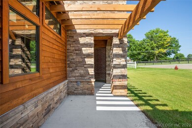 Cedar Pergola over Front Porch