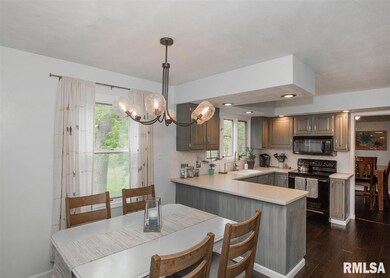 16 Oakbrook Dr, Bettendorf, IA 52722 - photo 3