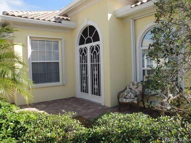 Screened Entry Foyer