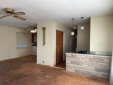 302 E Woodview Dr, Nappanee, IN 46550 - photo 3