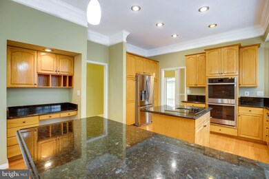 5905 Pocol Dr, Clifton, VA 20124 - photo 4