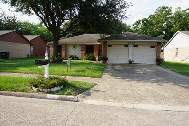 3362 Creek Grove Dr, Houston, TX 77066 - photo 2