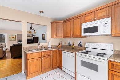 565 Quaker Ln unit 133, West Warwick, RI 02893 - photo 7