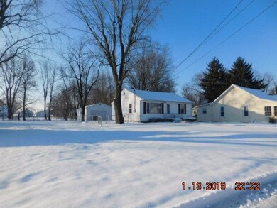 321 W Weber Dr, Muncie, IN 47303 - photo 2
