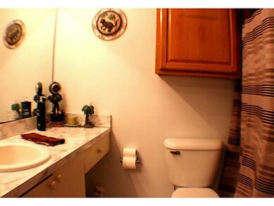 Master Bath/Spa. LARGE VANITY AND SHOWER/TUB COMBO