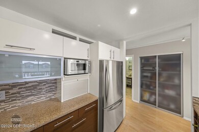 35-web-or-mls-4611 Piper Street Exports-
