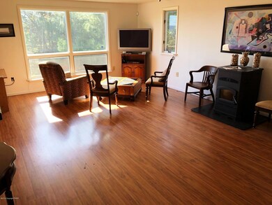 306 Alpha Dr, Stroudsburg, PA 18360 - photo 7