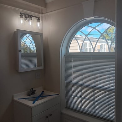 99 S Main St unit 6, Middleboro, MA 02346 - photo 4