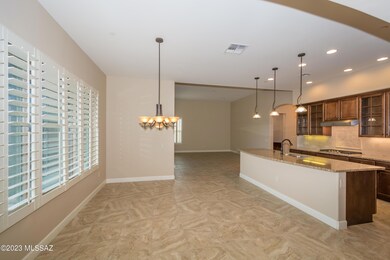 KITCHEN GREATROOM