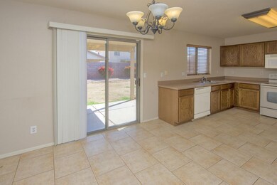 004_Dining Area