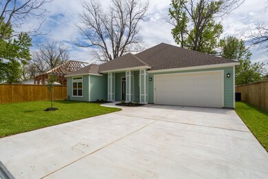 921 Marcolin St, Houston, TX 77088 - photo 4