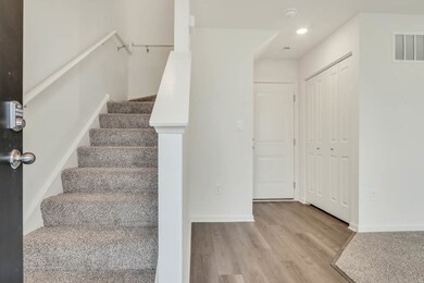 585 Yosemite Way, Mundelein, IL 60060 - photo 7