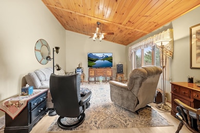 8144 S Chase Rd, Pulaski, WI 54162 - photo 5