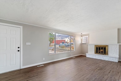 325 E Chimes View Cir, Ogden, UT 84405 - photo 2