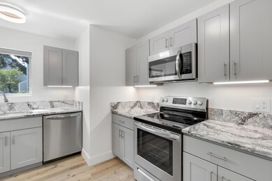 18 Ocean St unit 61, South Portland, ME 04106 - photo 6