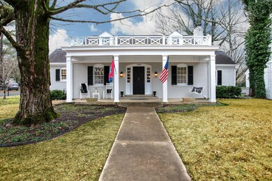 Walk to downtown Franklin shops, restaurants and festivals.   Sellers have had plumbing, wiring, HVAC systems all redone.  