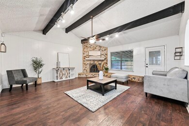 8400 Randy Dr, North Richland Hills, TX 76182 - photo 5