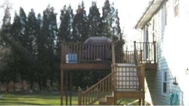 120 Chestnut Cir, Randolph, MA 02368 - photo 5