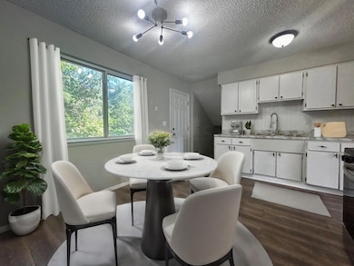 2902 Falcon Bridge Dr, Columbus, OH 43232 - photo 4