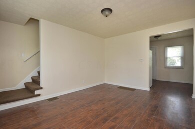 Living Room (2)