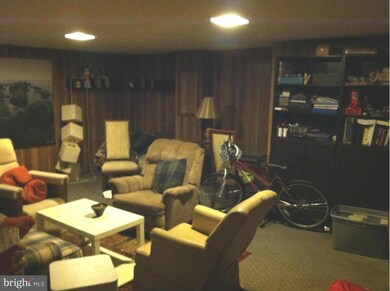 9321 Jarrett Ct, Montgomery Village, MD 20886 - photo 6