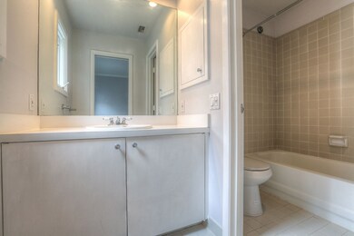 1375 Arlington St unit 1375, Houston, TX 77008 - photo 6