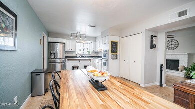 1102 S Doran-12