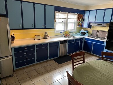 522 Lake Ave, Worcester, MA 01604 - photo 2