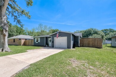 1313 Frost St, Rosenberg, TX 77471 - photo 2