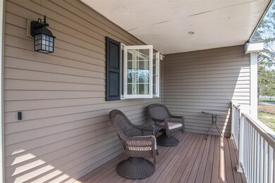 20 Pine St, Londonderry, NH 03053 - photo 2