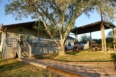 543 County Road 5781, Castroville, TX 78009 - photo 2