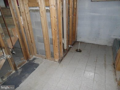 9823 Gordon Ct, Walkersville, MD 21793 - photo 5