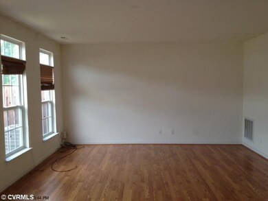 Den/Family/Great Room - Family Room