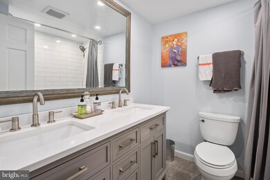 12817 Gatepost Ct, Herndon, VA 20171 - photo 6