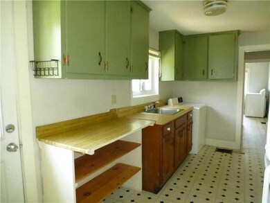 Kitchen. front house