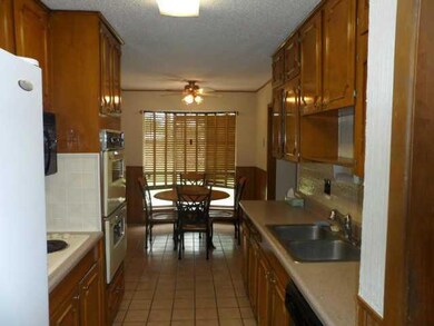 10833 Bella Vista Dr, El Paso, TX 79935 - photo 7