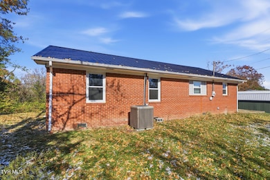 108 Cottonwood Dr, Greeneville, TN 37745 - photo 4