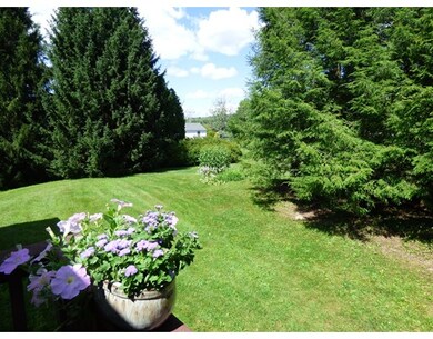 8 Coach Ln, Amherst, MA 01002 - photo 2