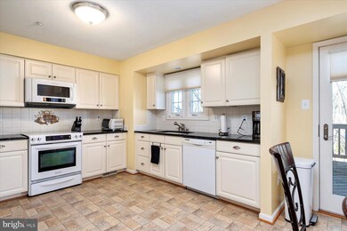 5305 Butler Ct, Columbia, MD 21044 - photo 2