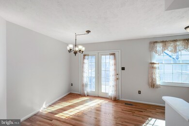 18819 Coral Grove Terrace, Germantown, MD 20874 - photo 4