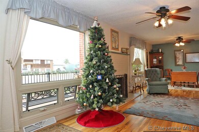 907 Baldwin Dr, Cheyenne, WY 82001 - photo 2